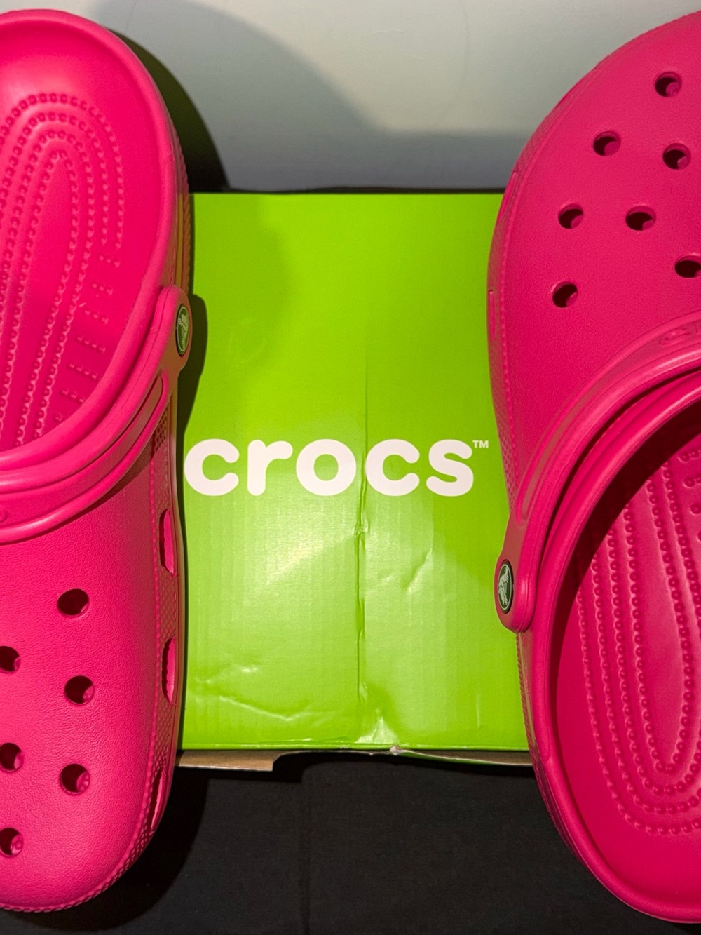 🩷🩴🐊🩴🩷CROCS Classic Clog in Dragon Fruit Pink 9M/11W - Picture 5 of 5